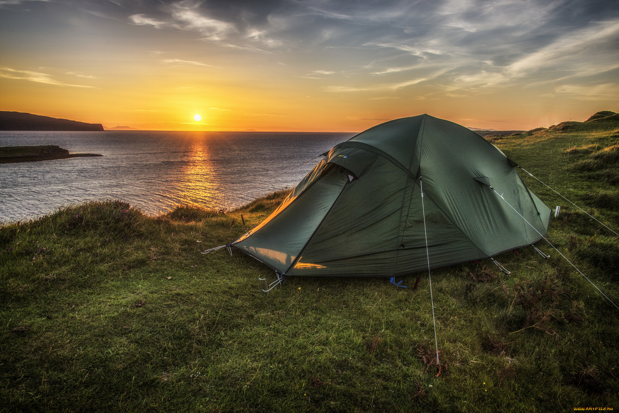 Русское в палатке на природе. Палатка Camping Tent. Палатка Totem Summer 2 Plus. Палатка Helios Musson-4. The Wild Camping Tent палатка.